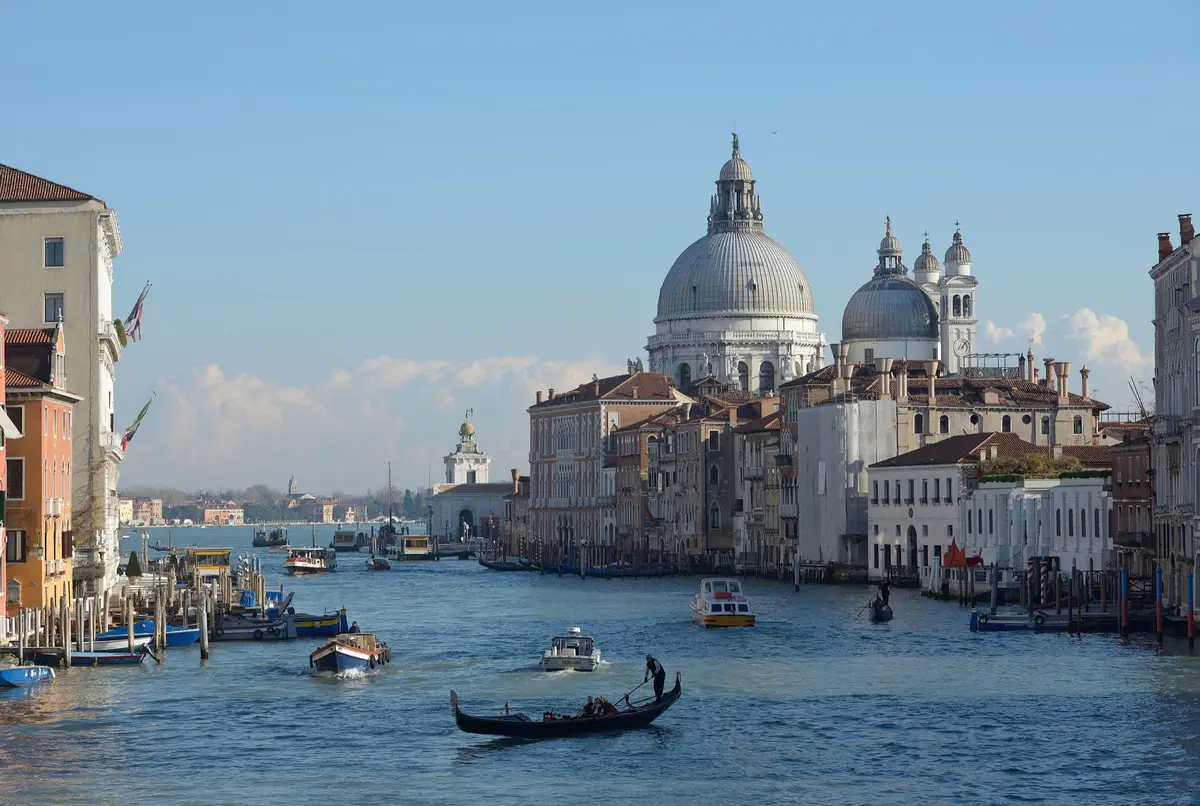Il Canal Grande verso la Salute dal ponte dell'Accademia