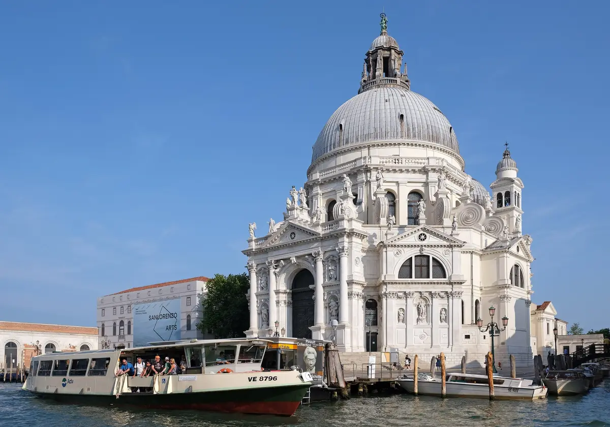 Basilica della Salute vista dall'acqua